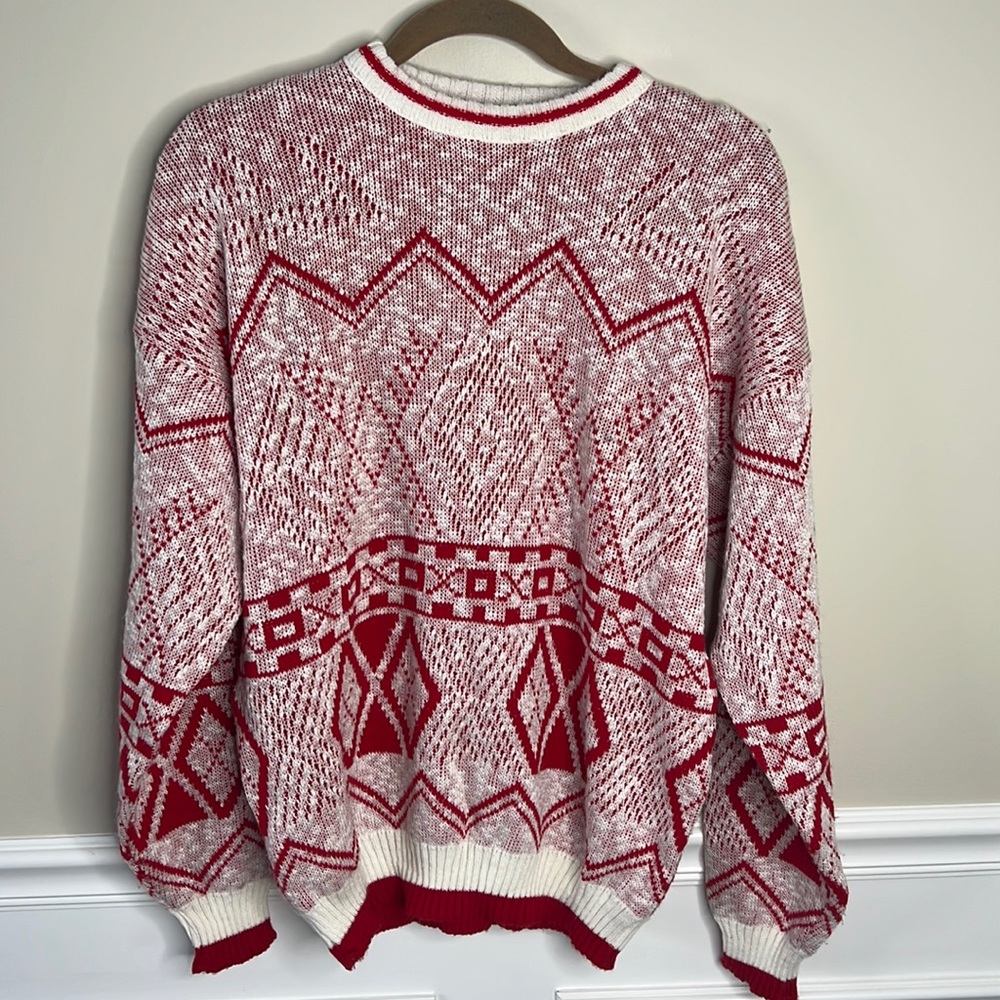 Vintage club international red and white “x’s& o’s” sweater Size Medium